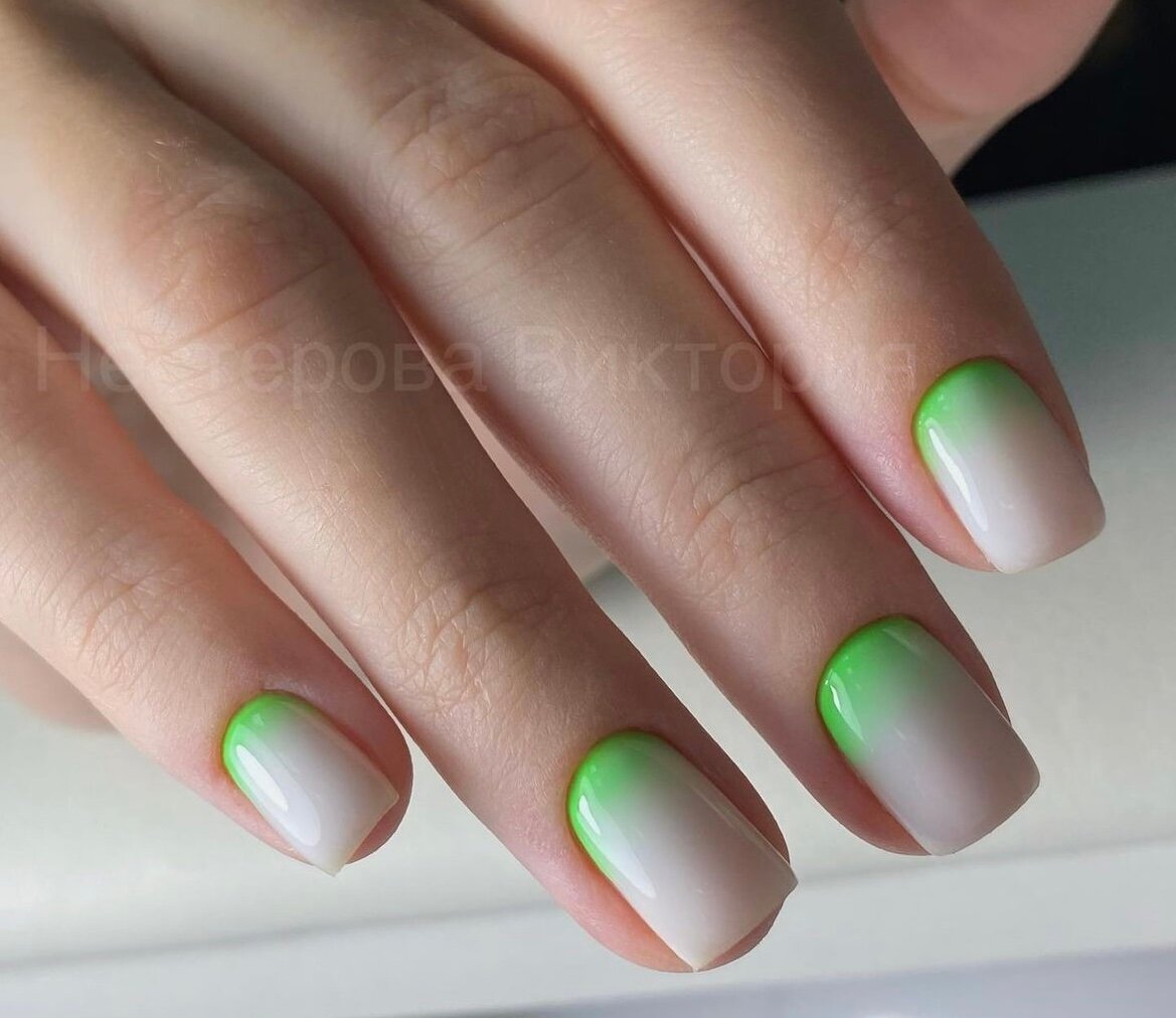 градиентный маникюр, желтый градиентный маникюр, маникюр градиент, светло зеленые ногти, ногти