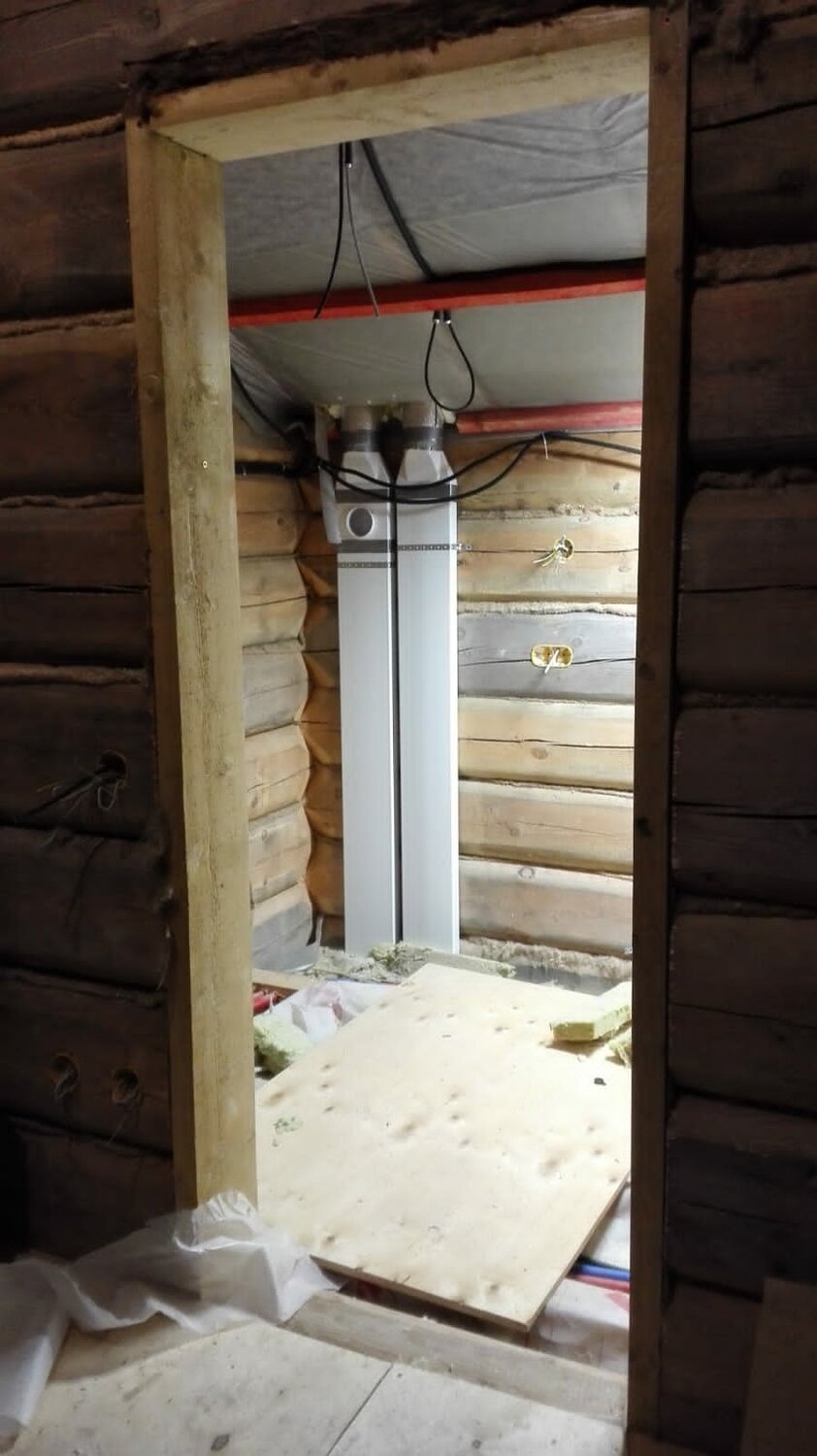 окосячка в деревянном доме, окосячка дверных проемов в деревянном доме, обсада в деревянном доме, отопление в деревянном доме, обсада для входной двери в деревянном доме