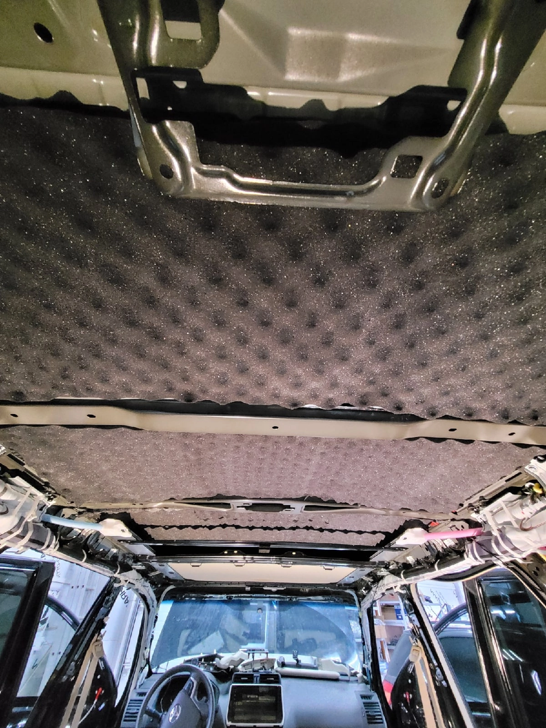 шумоизоляция авто, шумоизоляция автомобиля, шумоизоляция land cruiser 200, шумоизоляция крыши автомобиля, шумоизоляция