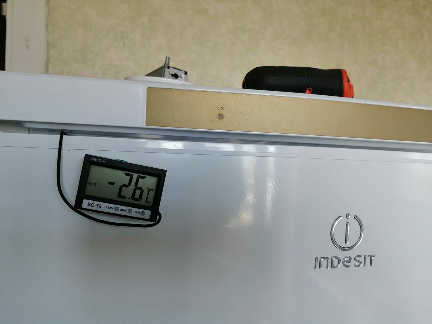 холодильник indesit, морозильная камера indesit, бытовая техника, холодильник индезит, морозильник indesit sfr