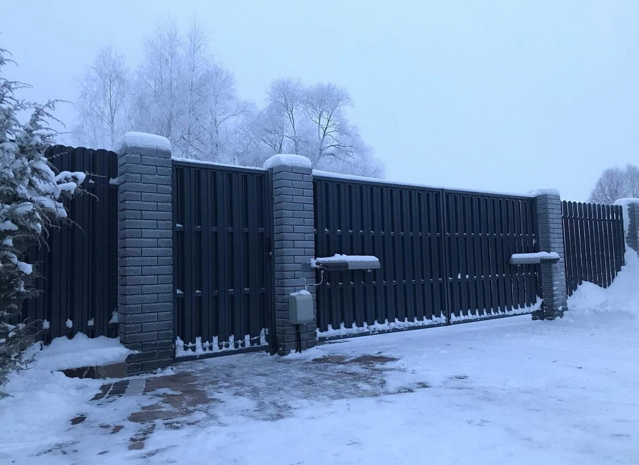 откатные ворота серый штакетник, откатные ворота штакетник, ворота забор, металлический штакетник забор, забор