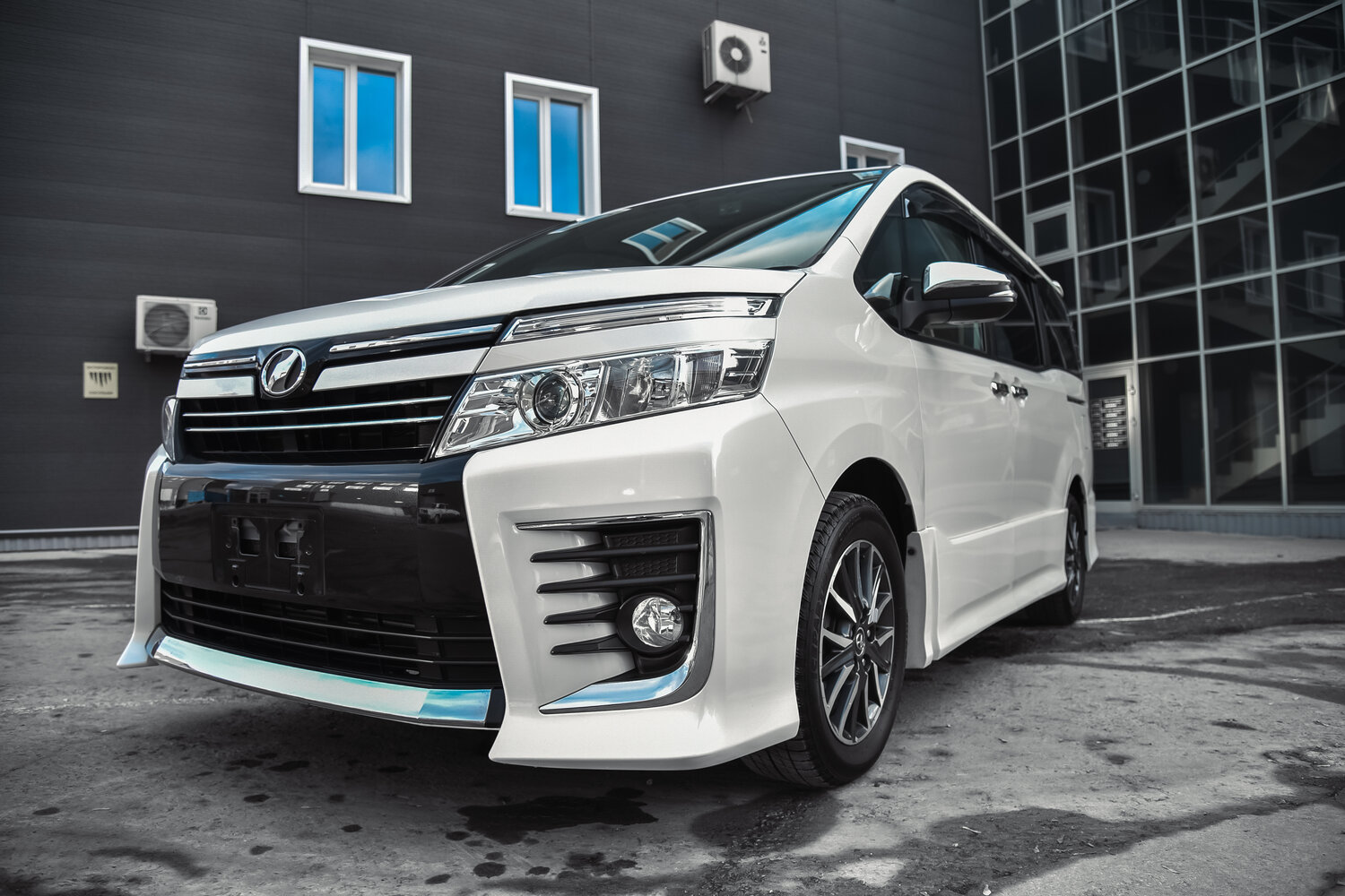 toyota noah, toyota voxy 2017 гибрид передний привод, тойота вокси 2017, тойота альфард, Citroen C4 Picasso I