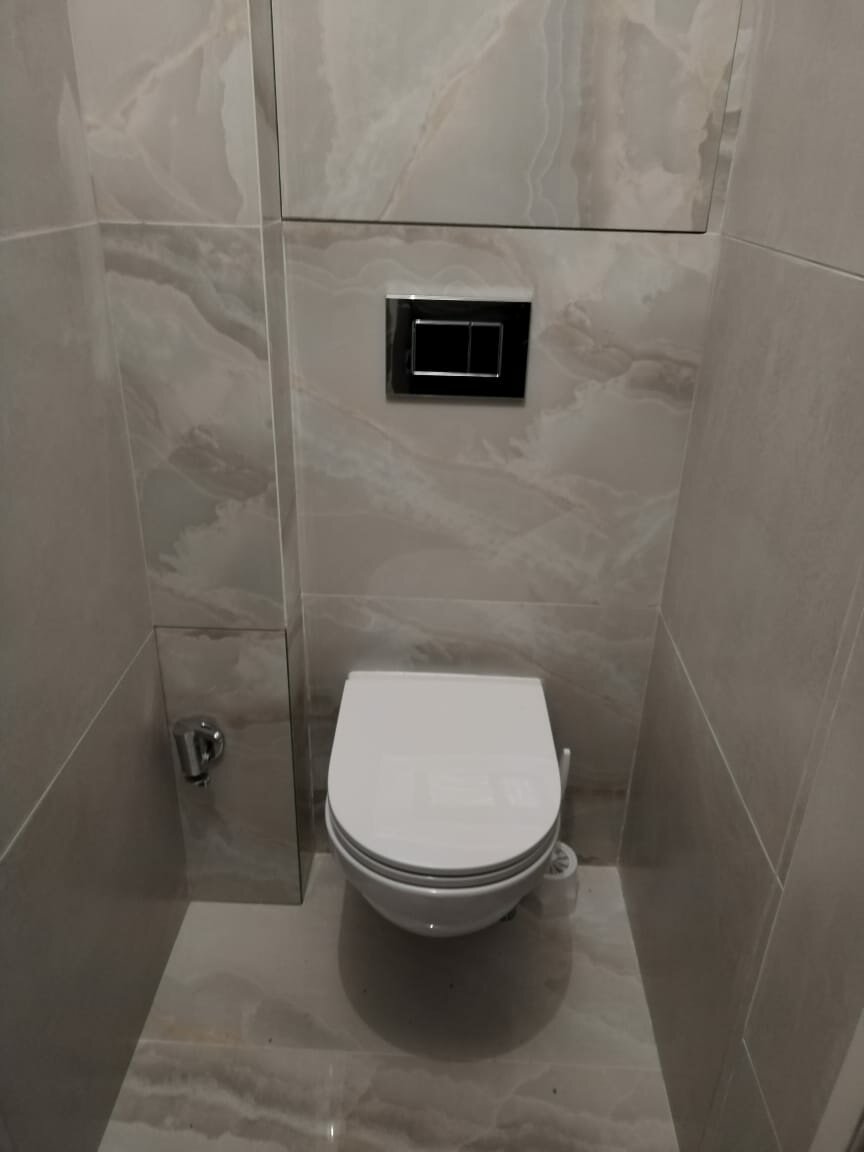 туалет, дизайн туалета, туалет современный, туалет с инсталляцией и раковиной, ванная комната