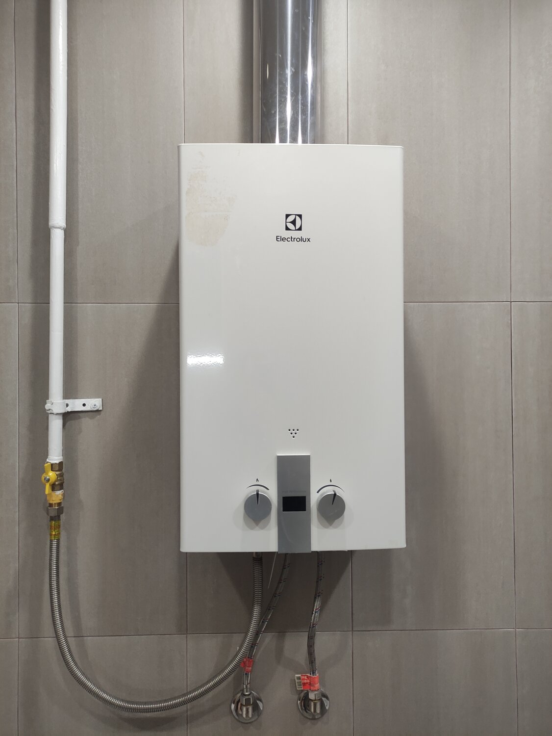 газовая колонка electrolux, газовая колонка, колонка нева, газовая колонка электролюкс, колонка газовая electrolux gwh 10 high performance 2.0