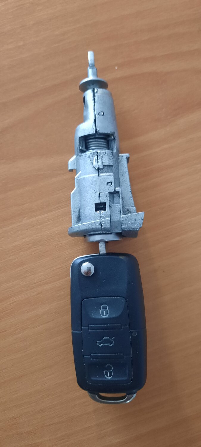 личинка замка зажигания фольксваген т5 2013г, личинка замка зажигания opel g 2001, личинка замка зажигания шевроле круз, замок, личинка дверного замка фольксваген гольф 5 поколения