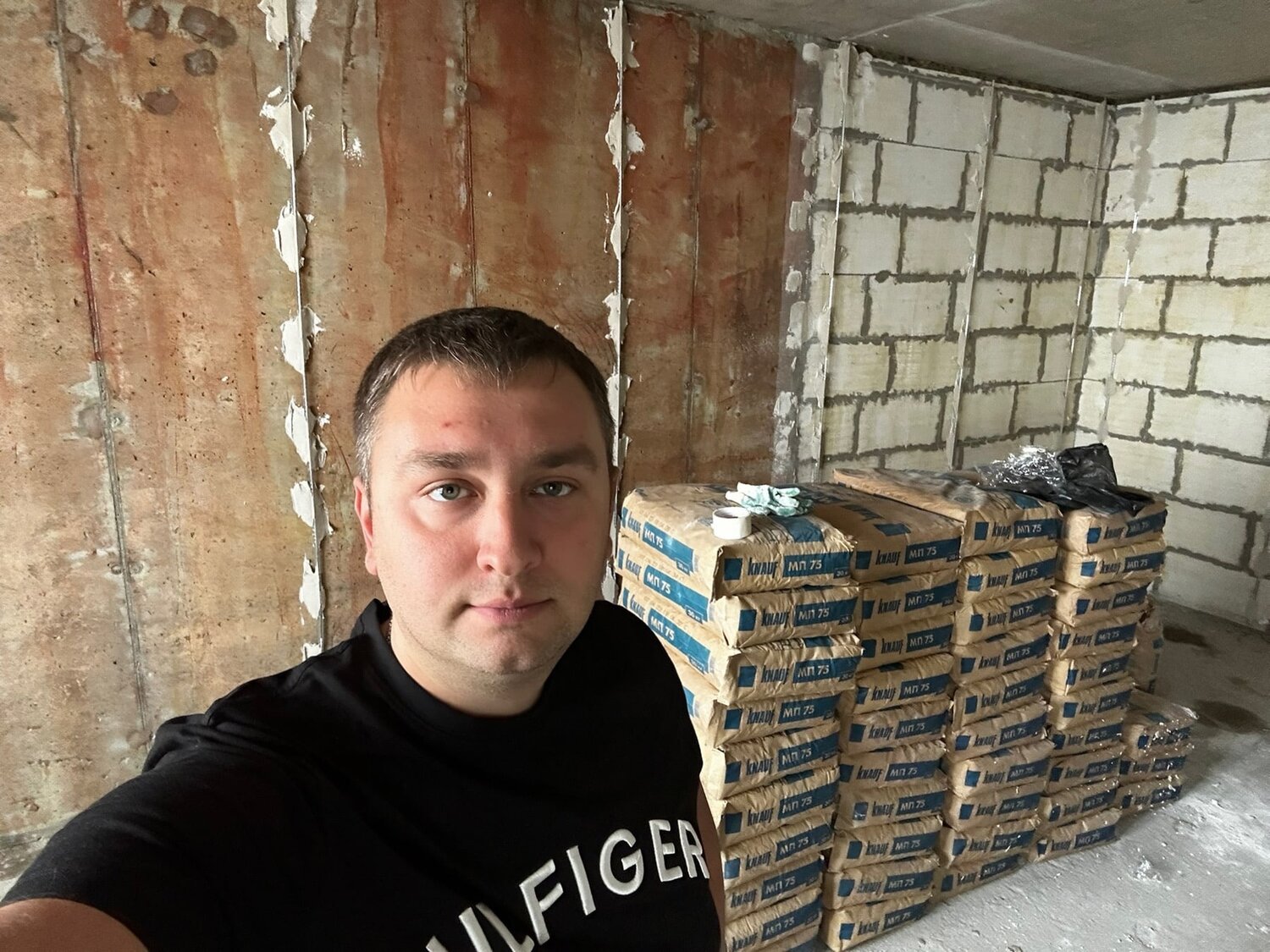 мужчина, человек, штукатурка стен, штукатурка, кирпич