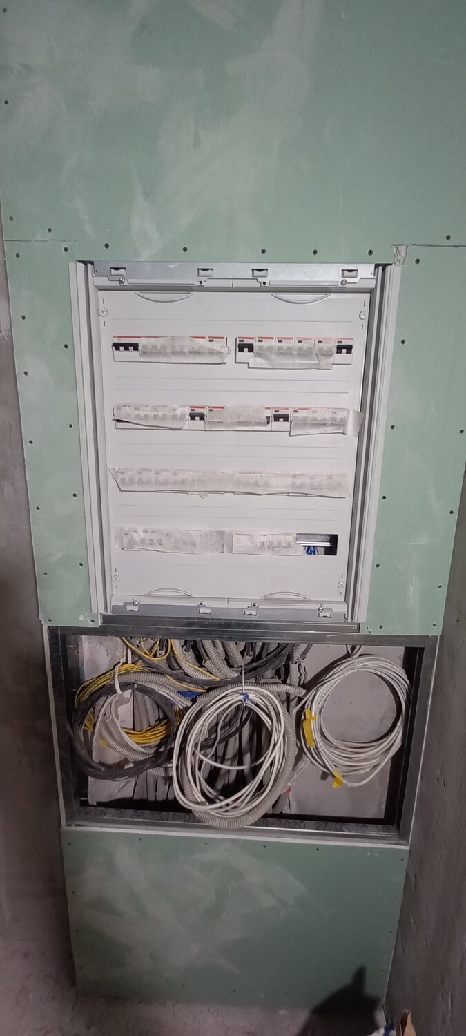 слаботочный щит, монтаж электрощита, слаботочные системы, электромонтаж, демонтаж электрощита