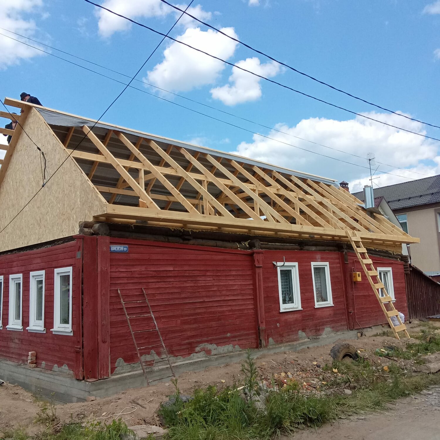 крыша на дом, крыша дома, крыши старых деревянных домов, фронтон мансардной крыши, фронтон дома
