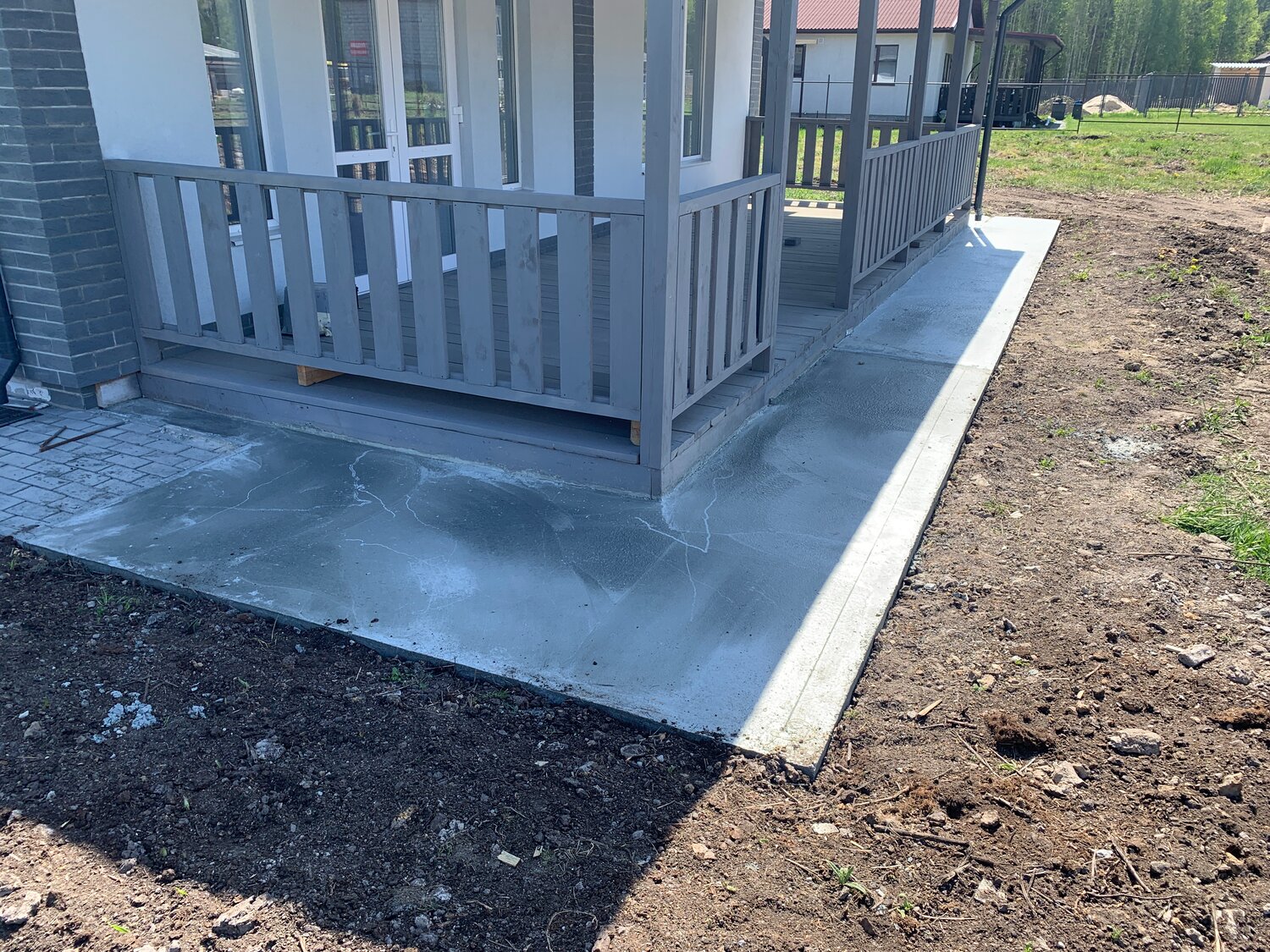 бетонирование отмостки, отмостка дома, отмостка из бетона, отмостка, бетонная отмостка