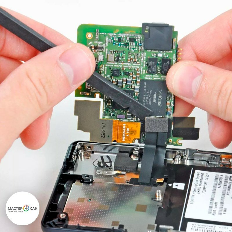 разобранный телефон, плата телефона, мастер смартфон плата, mobile repair, ремонт телефонов