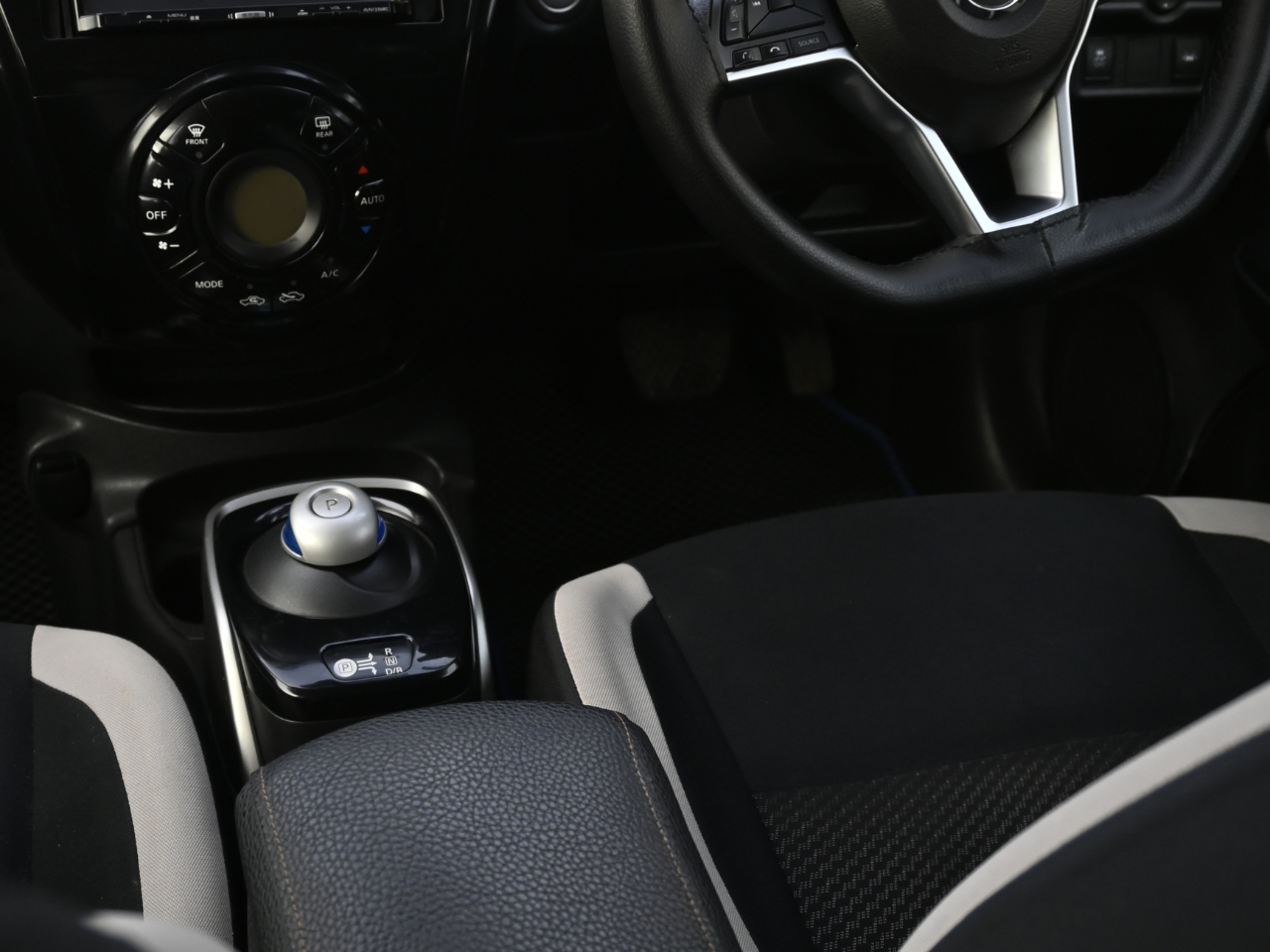 ниссан ноут е повер, ниссан ноут е пауэр 2019 года выпуска обзор, nissan note, ниссан ноут 2017, автомобиль