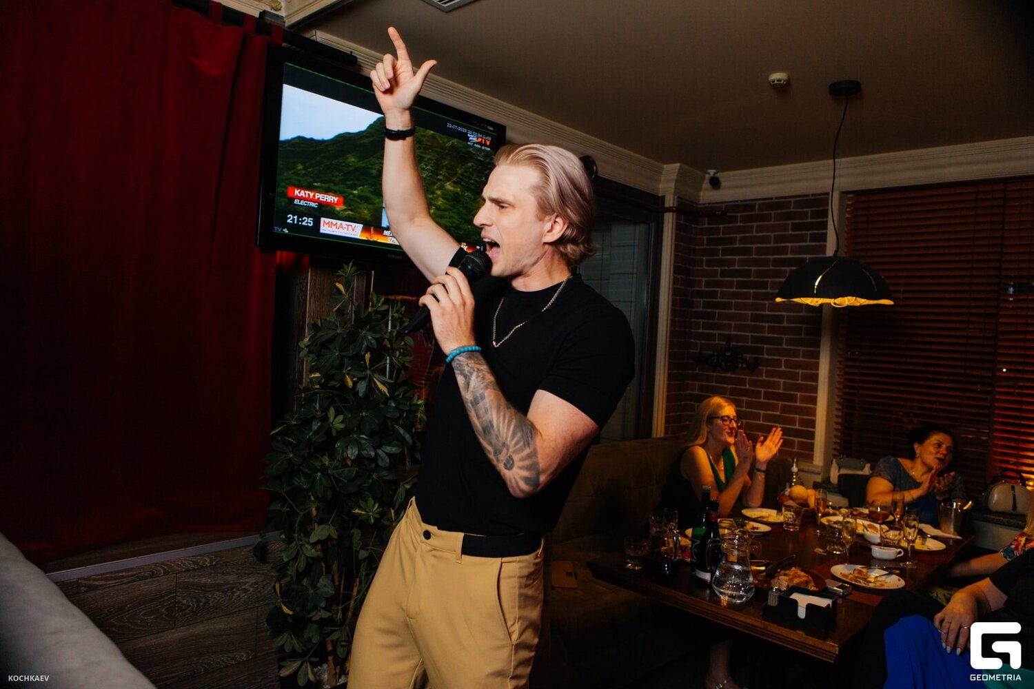 антон гидионович зайцев, friday party, мужчина, караоке бар, клуб ресторан паратовъ