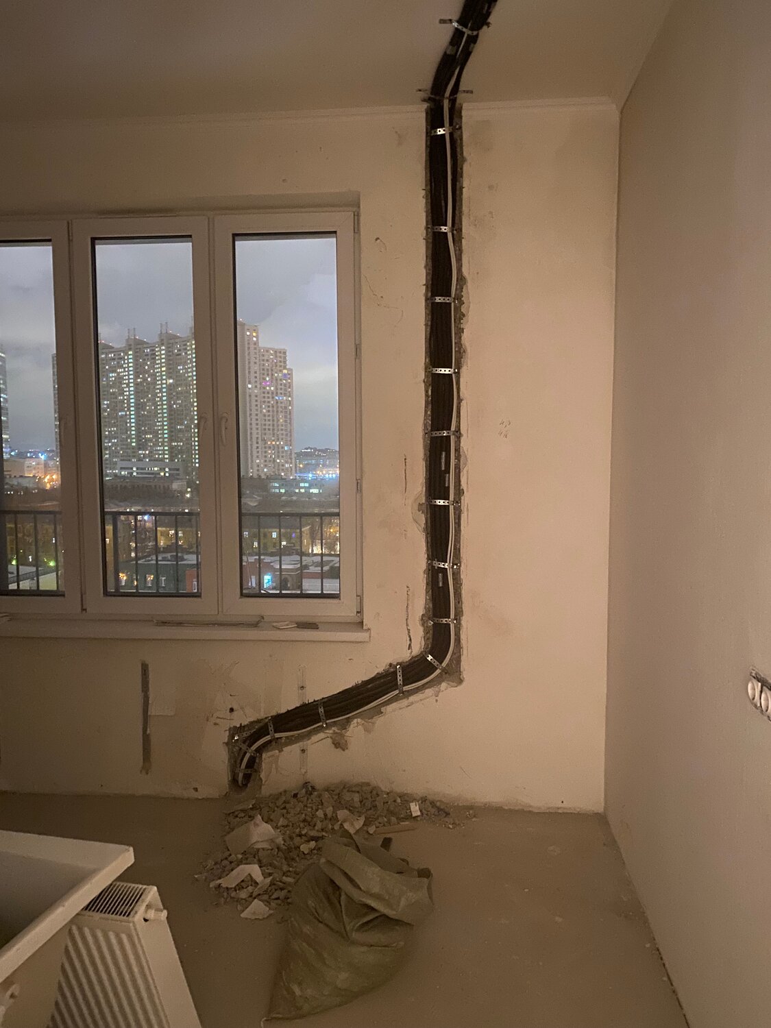 установленный кондиционер, монтаж кондиционера, установка кондиционера, монтаж кондиционера в квартире, кондиционер