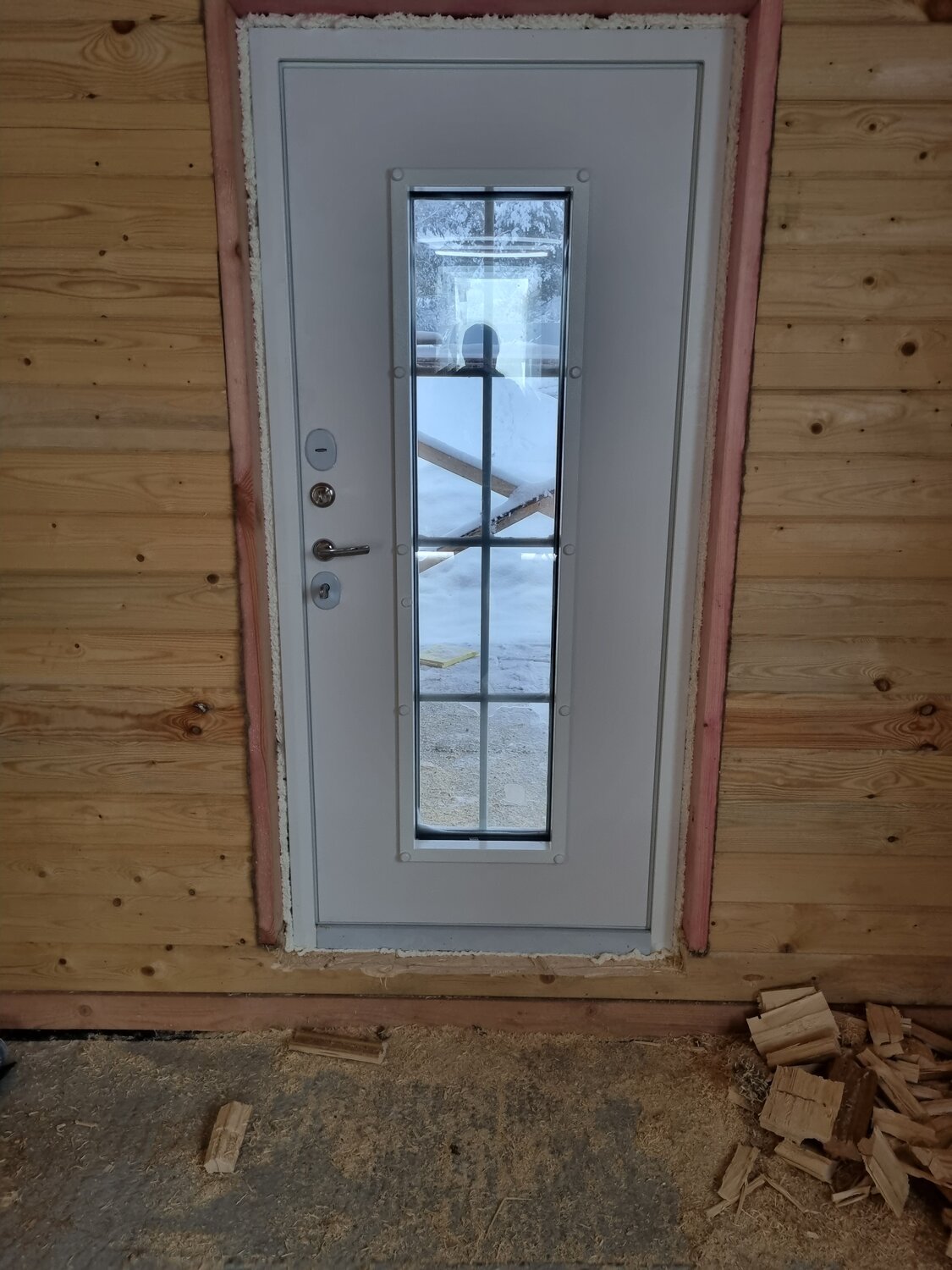 дверь, дверь входная, двери и окна, двери в деревянном доме, входная дверь в дом