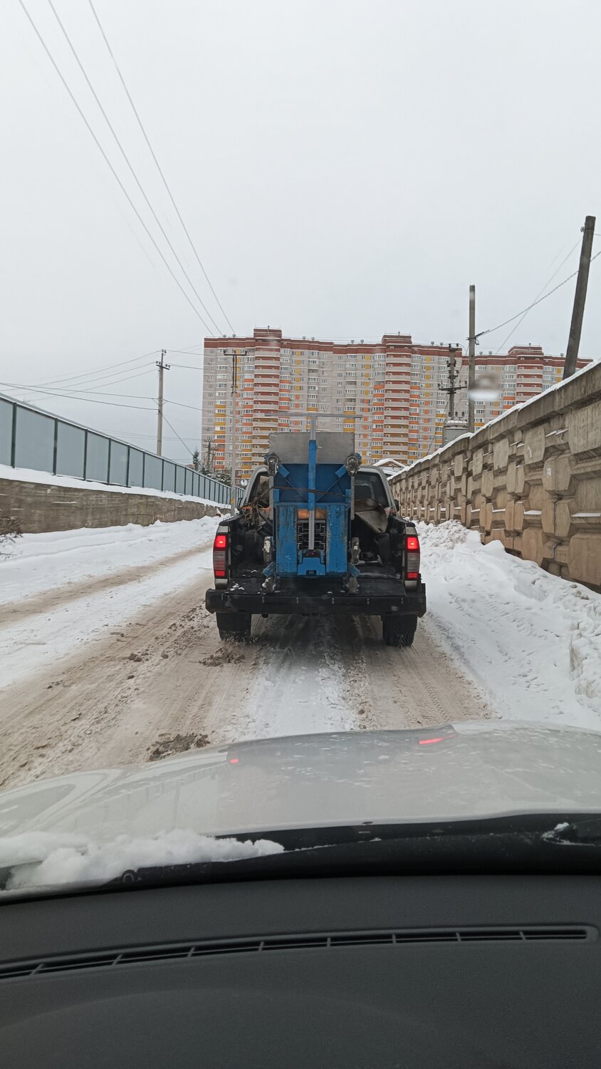 снег в екатеринбурге, убирает снег, снег, автомобиль, уборка снега