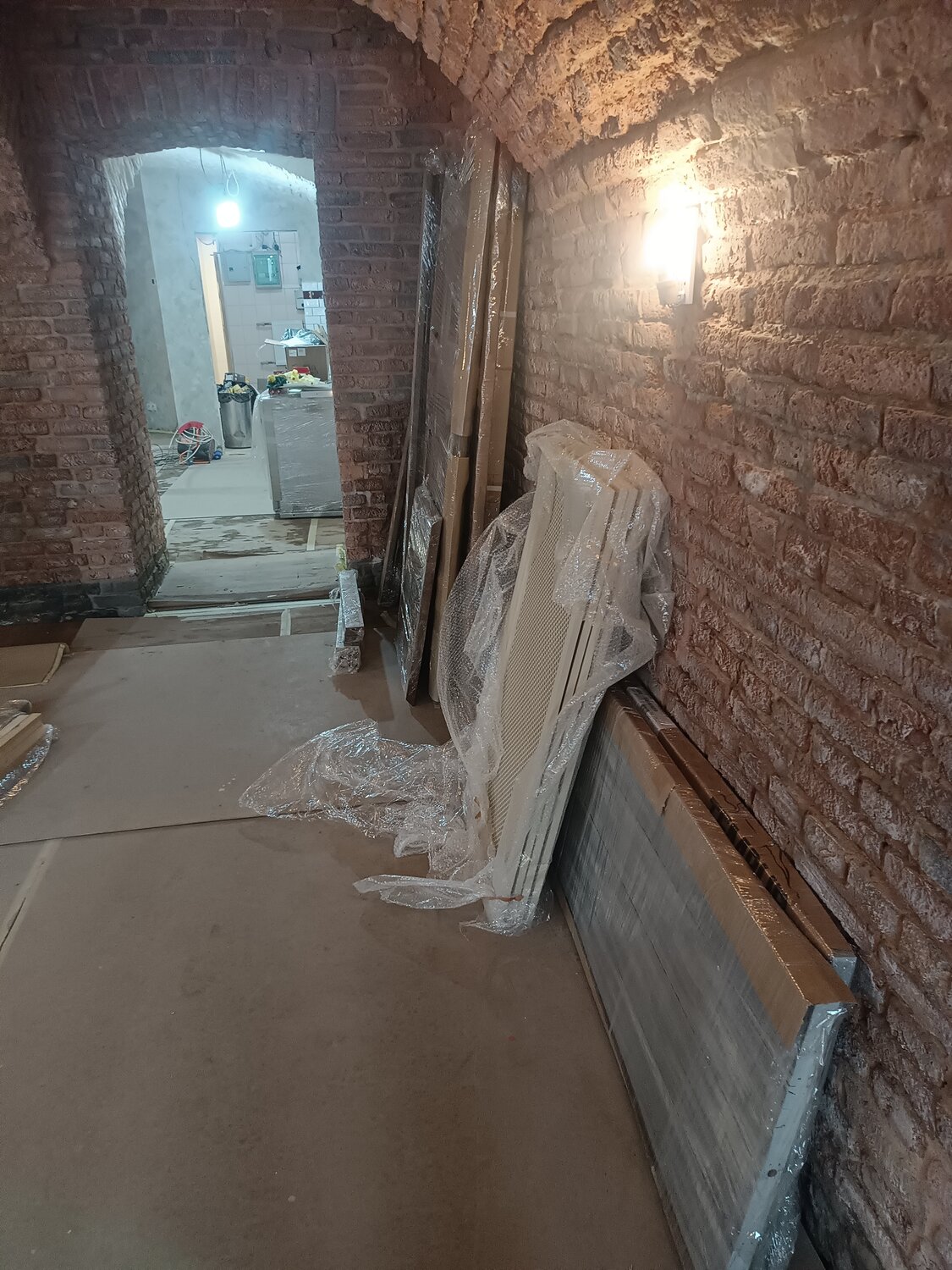 реставрация кирпичной кладки, интерьер, кирпичная стена, старый фонд, подвал