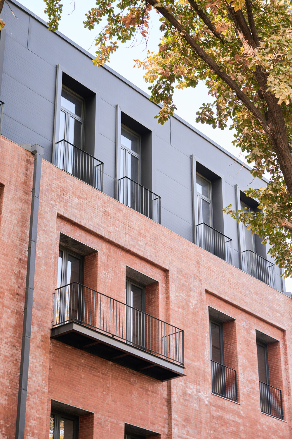 жилой комплекс, здание фасад, терракота фасад, фасад архитектура, кирпичный дом