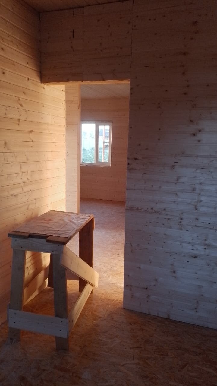 каркасный дом без отделки, отделка в каркасном доме, отделка каркасного дома, каркасный дом внутри без отделки, каркасный дом внутренняя отделка