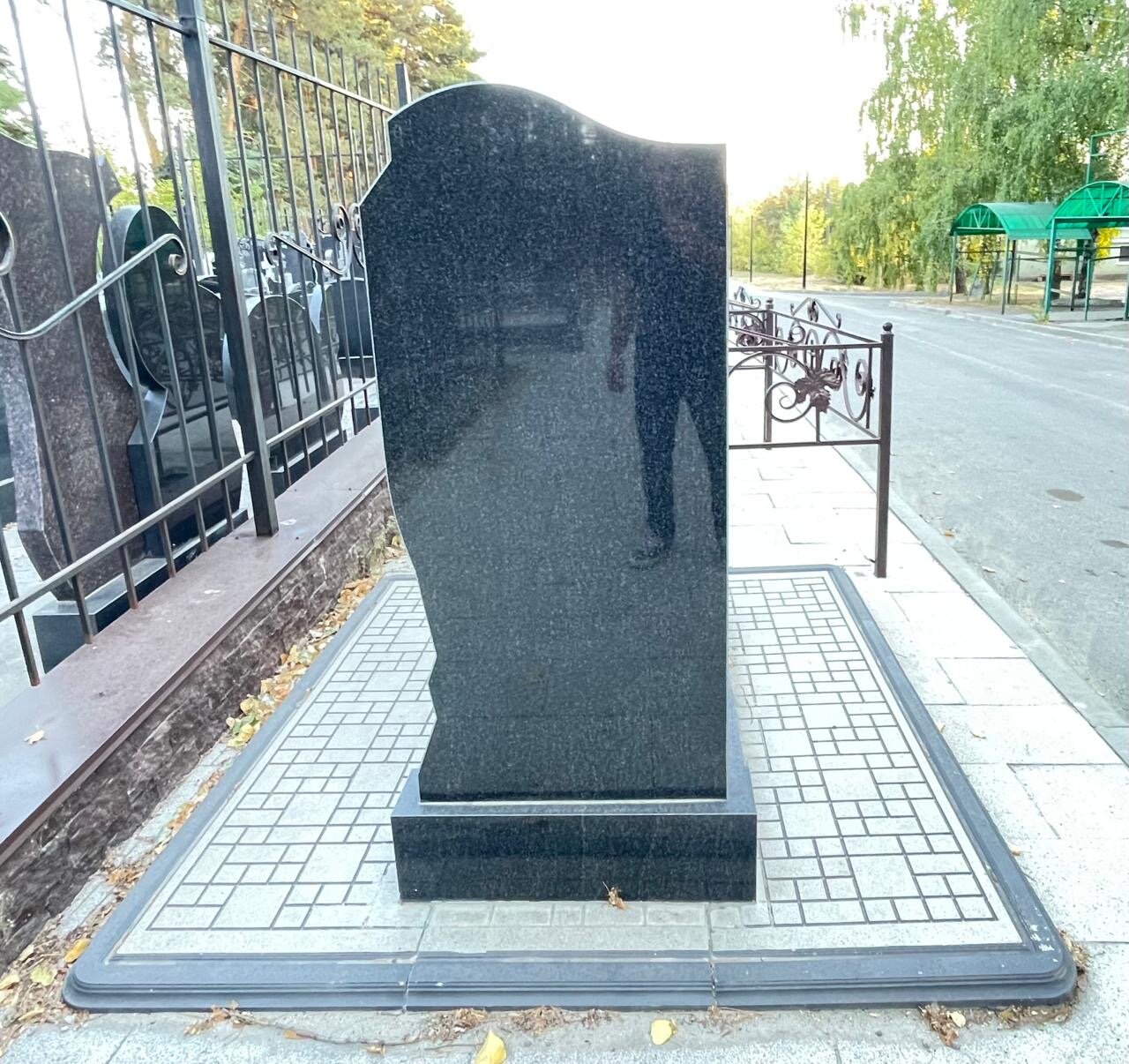 памятники надгробные, памятник, гранитные памятники, могильные памятники, гранитные памятники ермис