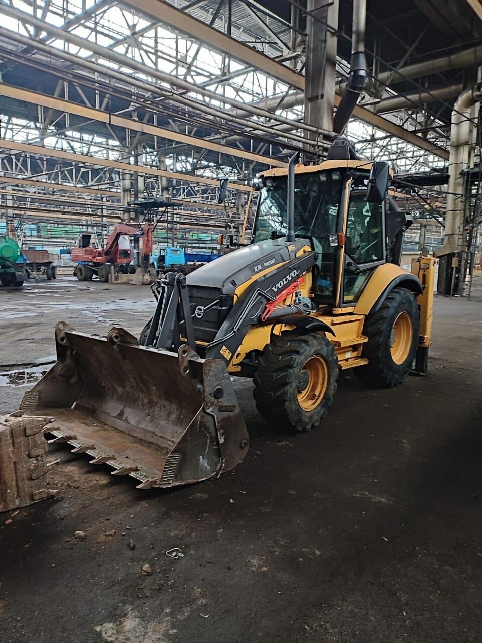 экскаватор погрузчик volvo bl 71 b, экскаватор-погрузчик volvo bl71, услуги экскаватора погрузчика, экскаватор-погрузчик volvo bl61b, аренда экскаватора погрузчика