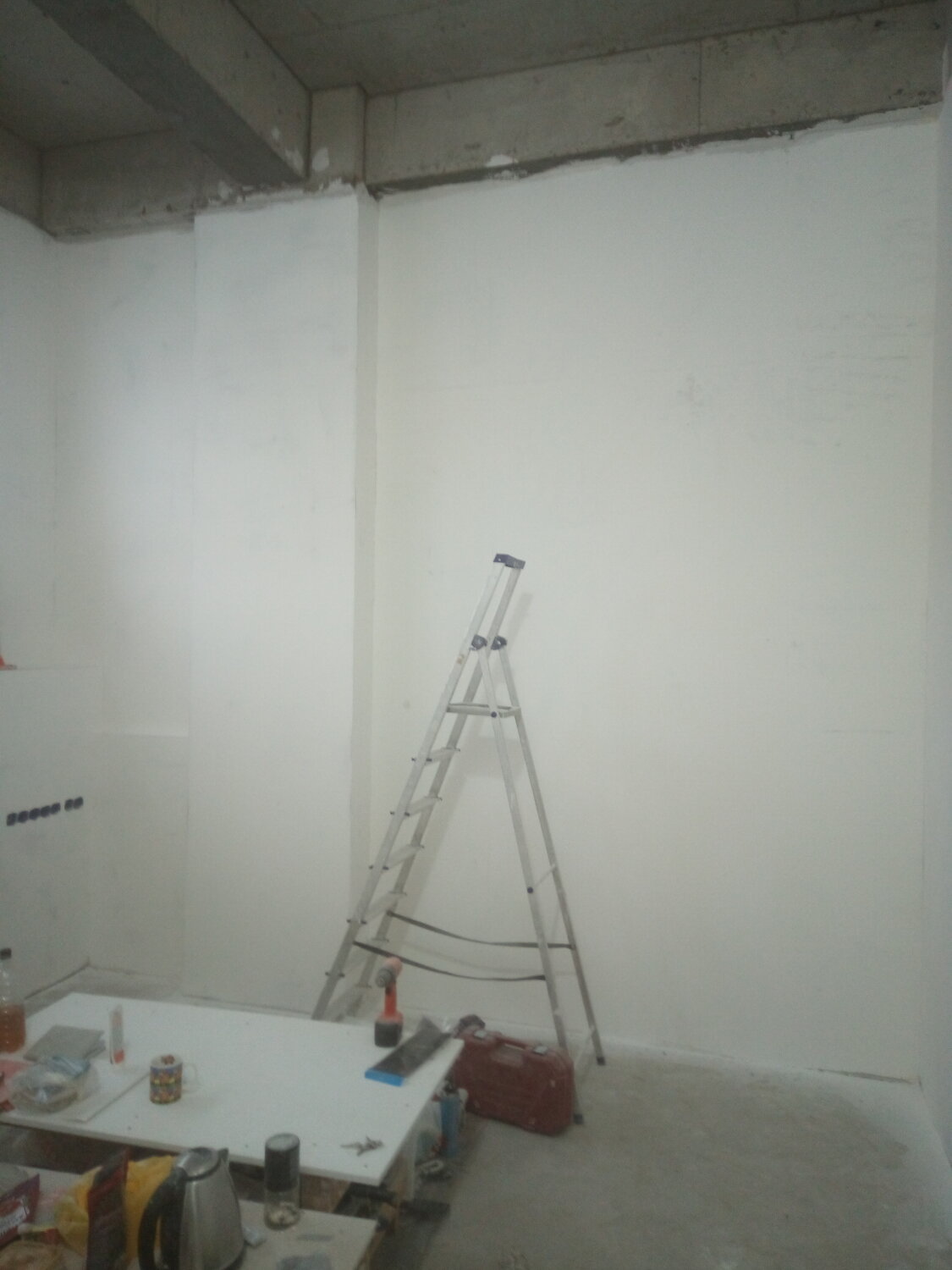 брак лестница 3-х секционная алюмет, лестница krause 3-х секционная универсальная 3х11, штукатурка стен, шпаклевка стены, оштукатуривание стен