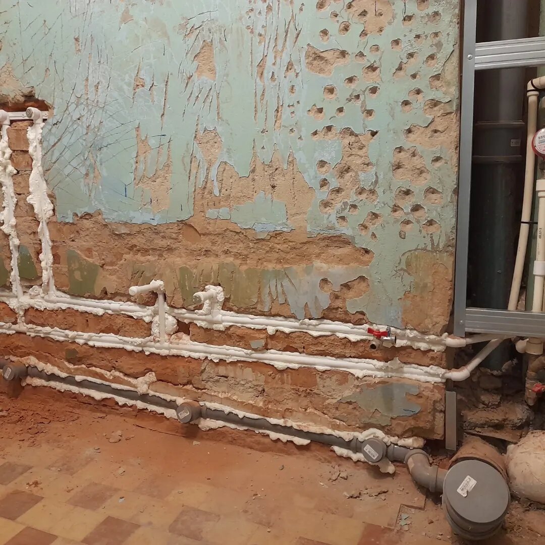 разводка труб в ванной, сантехническая разводка, разводка труб, п46 разводка труб, полипропилен трубы