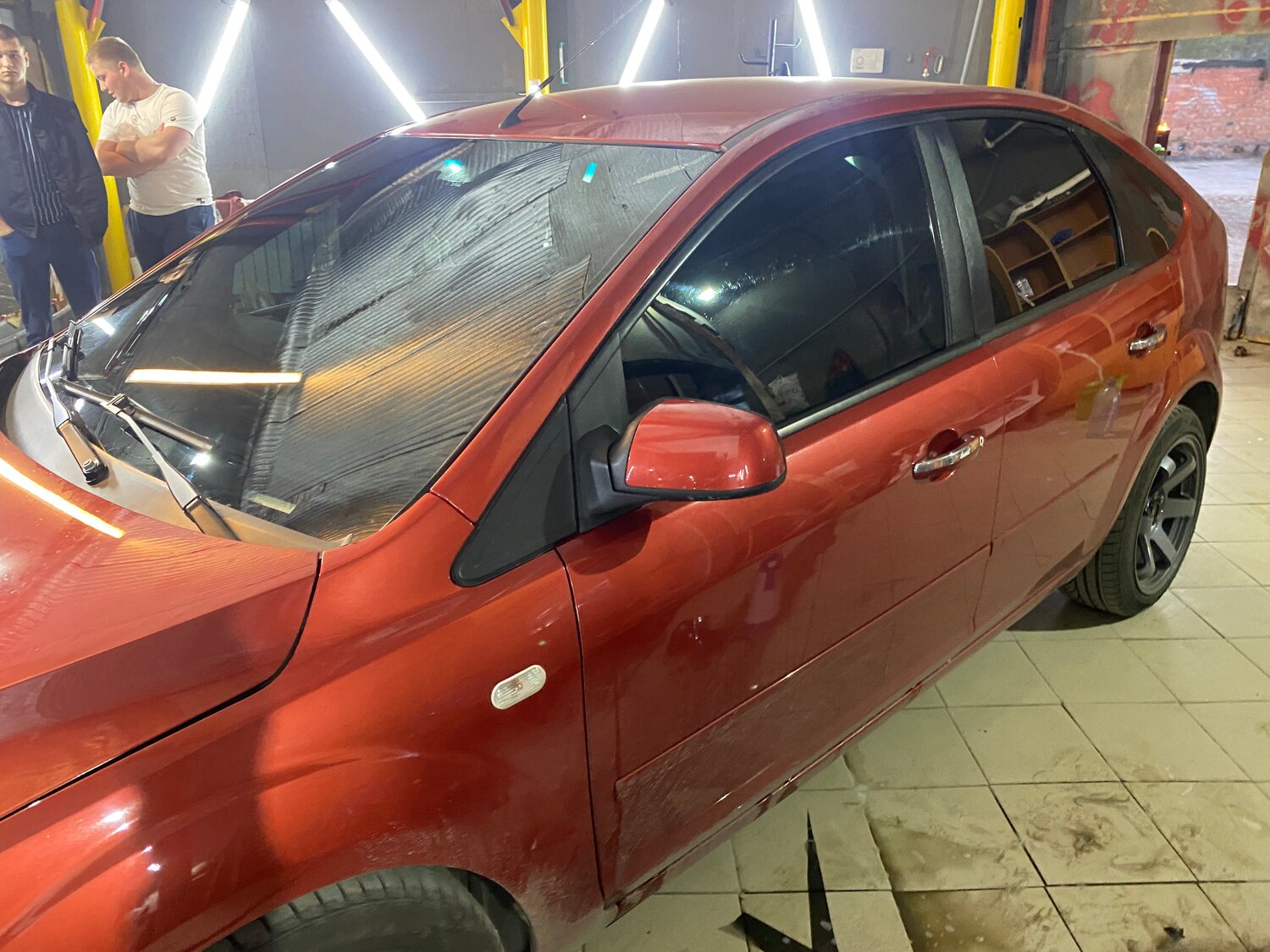 ford focus, красный форд фокус, ford focus 2007, тонировка suntek 15, автомобиль