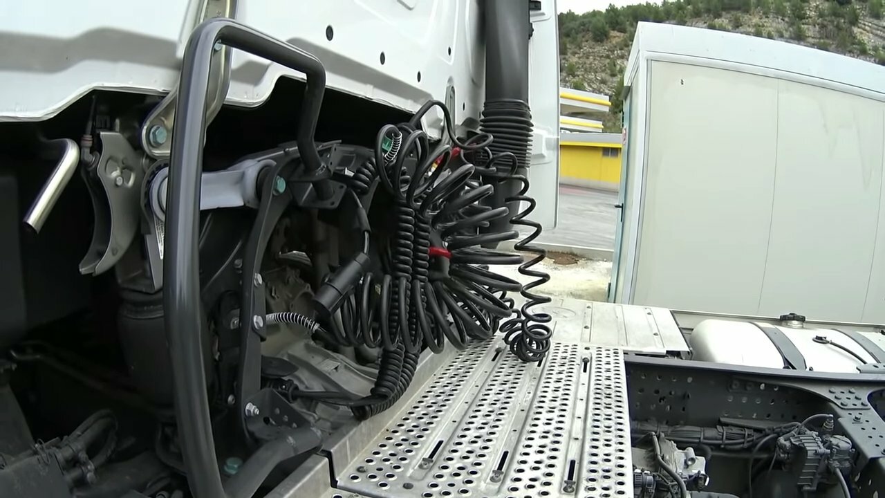 Прикуривание грузового автомобиля
