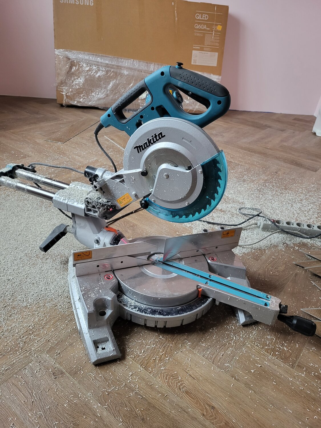 торцовочная пила makita, пила торцовочная макита, пила makita, торцовочная пила, торцевая пила макита