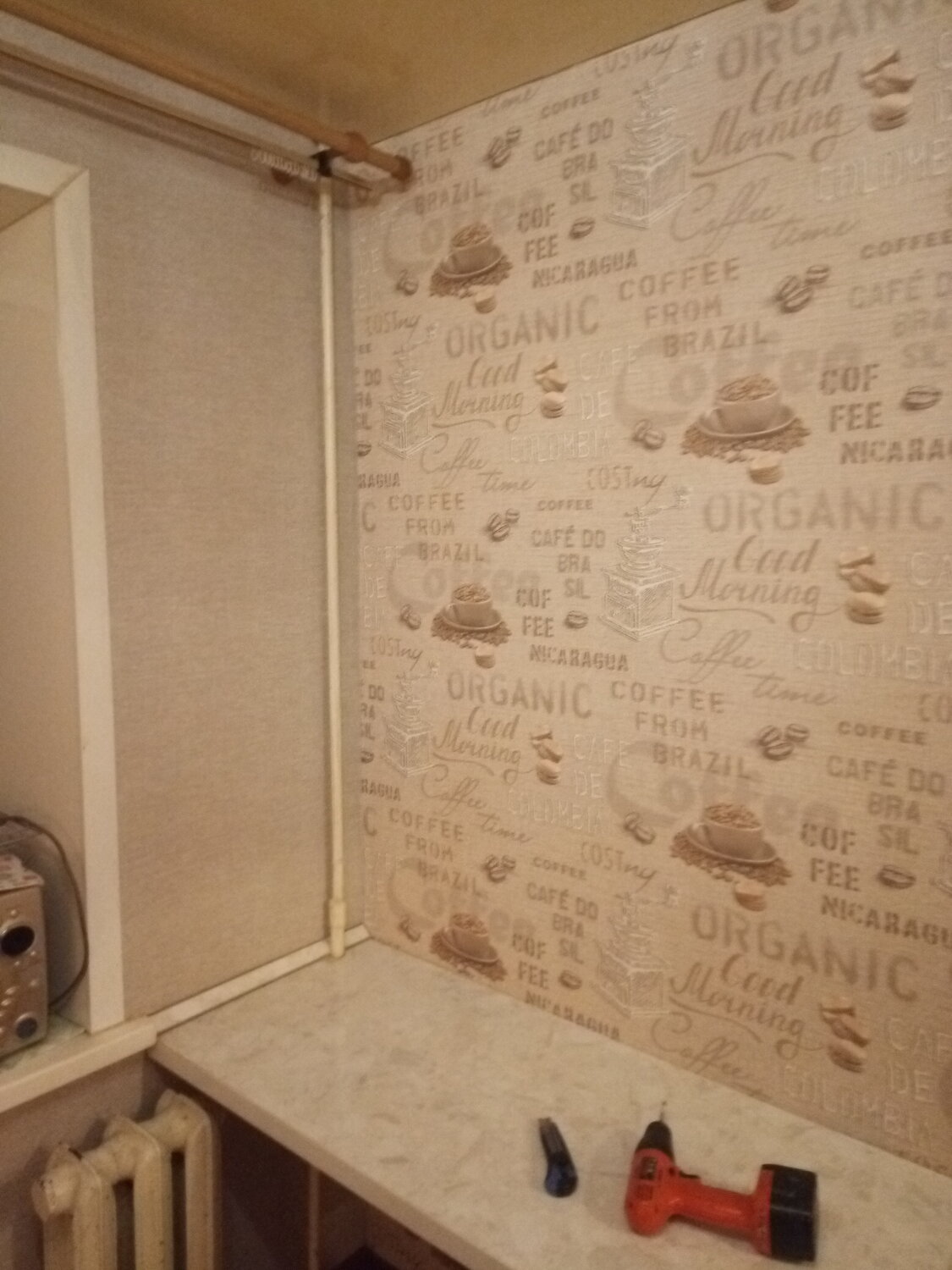 квартира, кухня кофе, обои флизелиновые кофе бежевые 1.06 м 10557-03, квартира вторичка, квартира с ремонтом