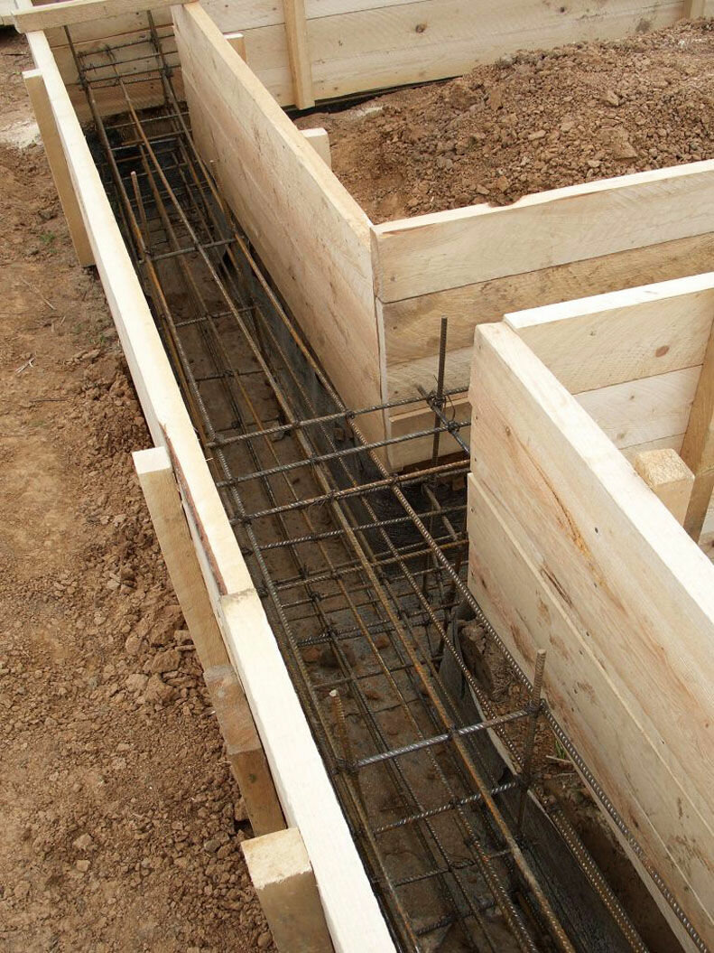 ленточный фундамент, опалубка под ленточный фундамент, ленточный фундамент для дома, ленточный монолитный фундамент, опалубка для ленточного фундамента