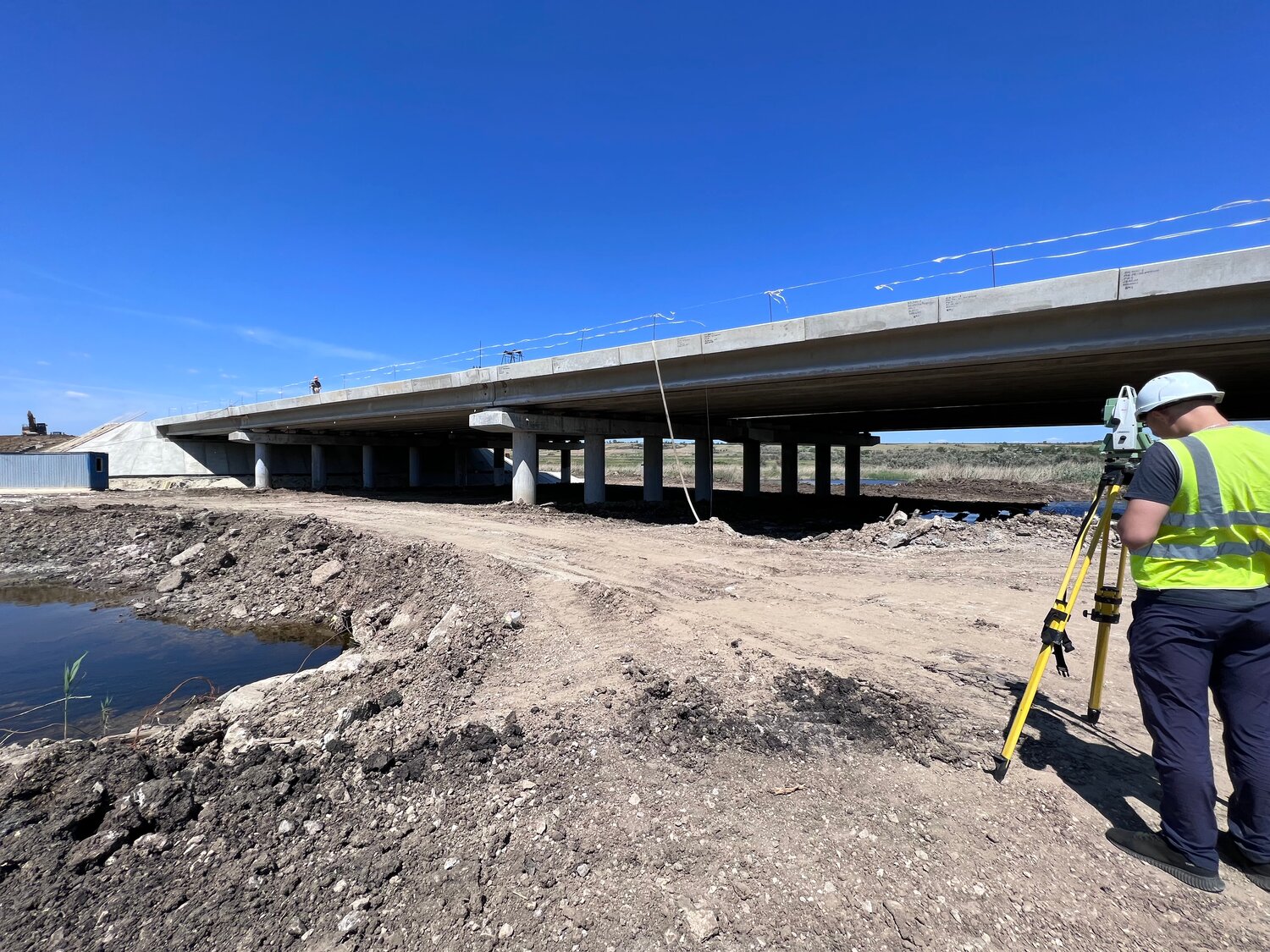 нарушения в строительстве, мост через реку, инженерные изыскания для строительства, на стройке, дорога