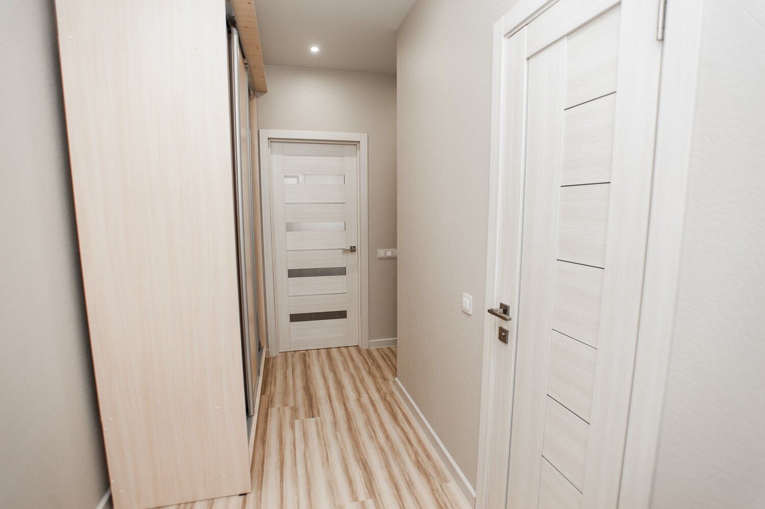 квартира, дверь, светлые двери в интерьере, дверь межкомнатные, светлые двери