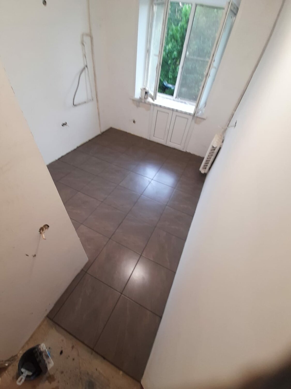 квартиры, пол плитка, укладка плитки, плитка со смещением, керамогранит