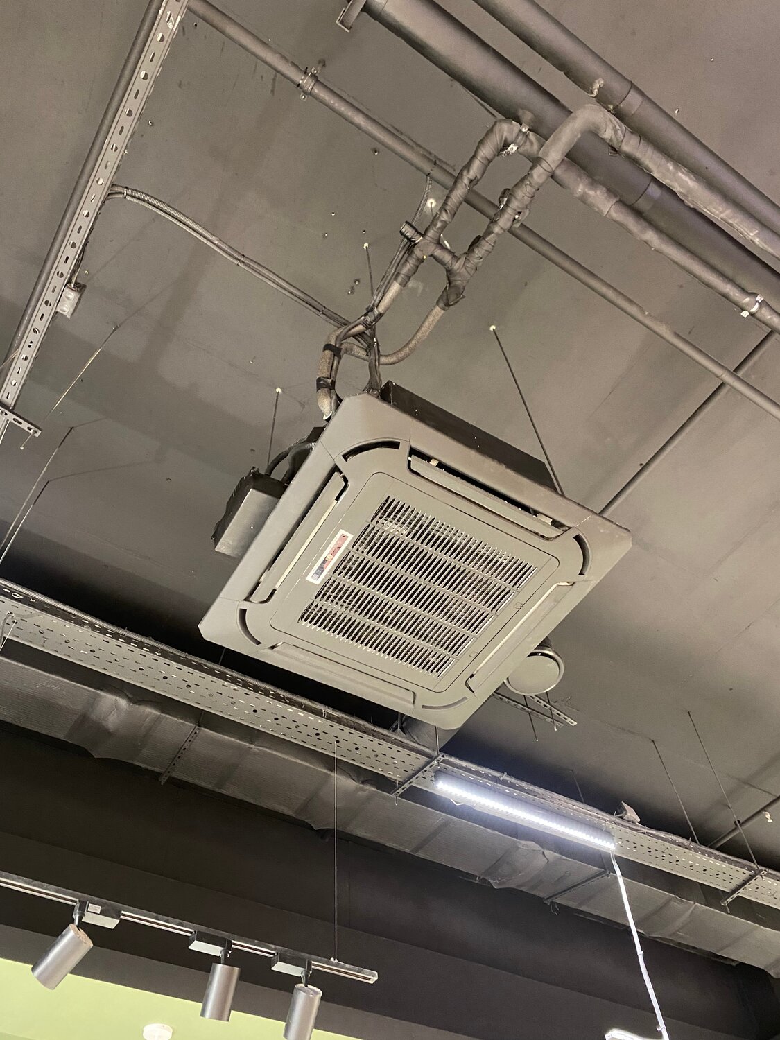 системы кондиционирования, системы вентиляции, кассетный кондиционер, установленный кондиционер, кондиционирование