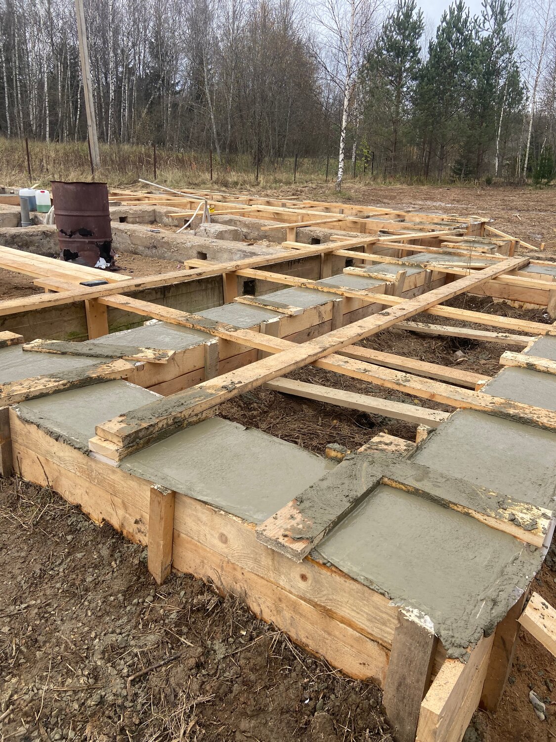 Залить ленточный фундамент