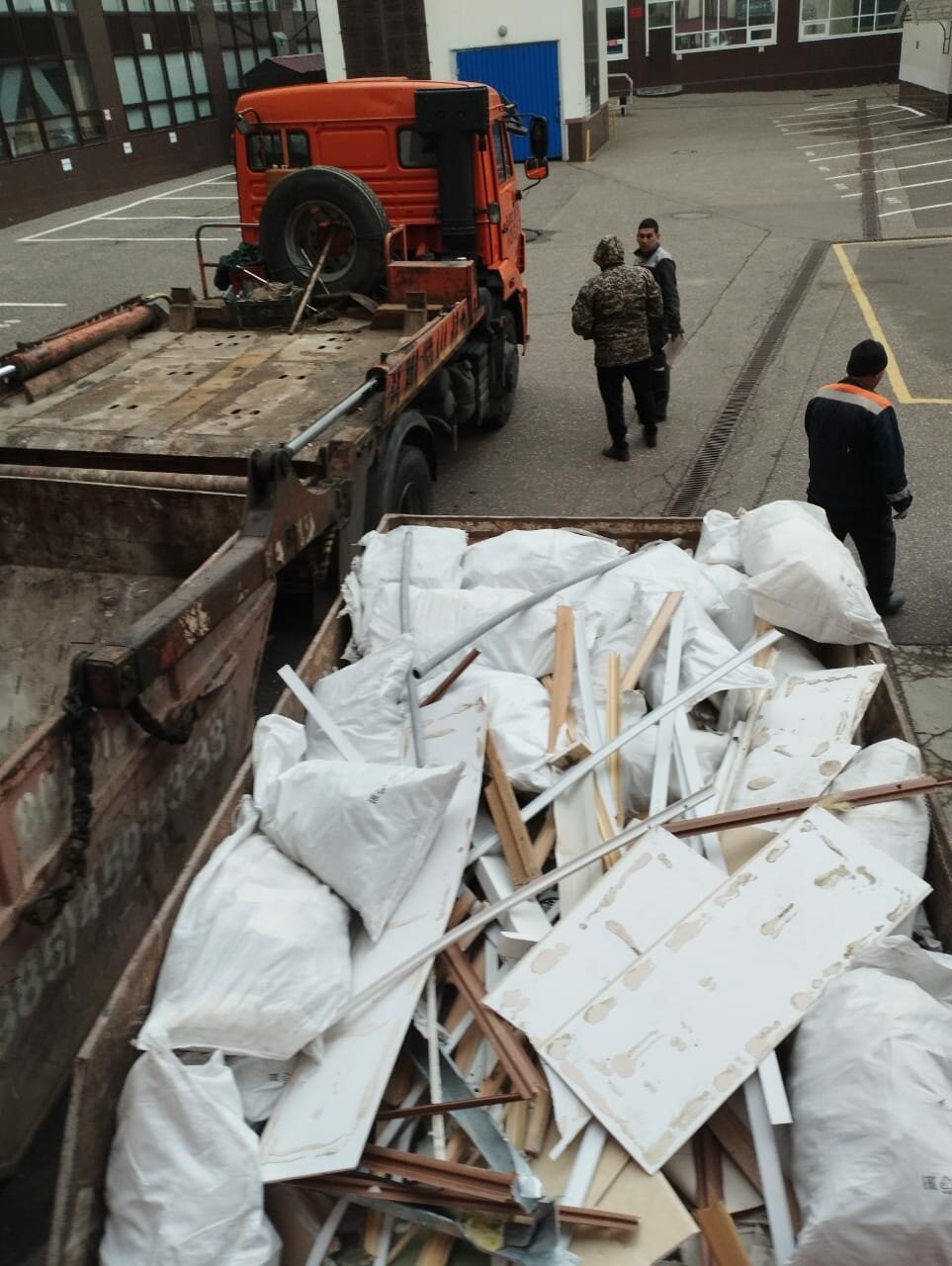 вывоз мусора, мусор, камаз самосвал 10 тоннтвывоз мусора, строительный мусор, отходы