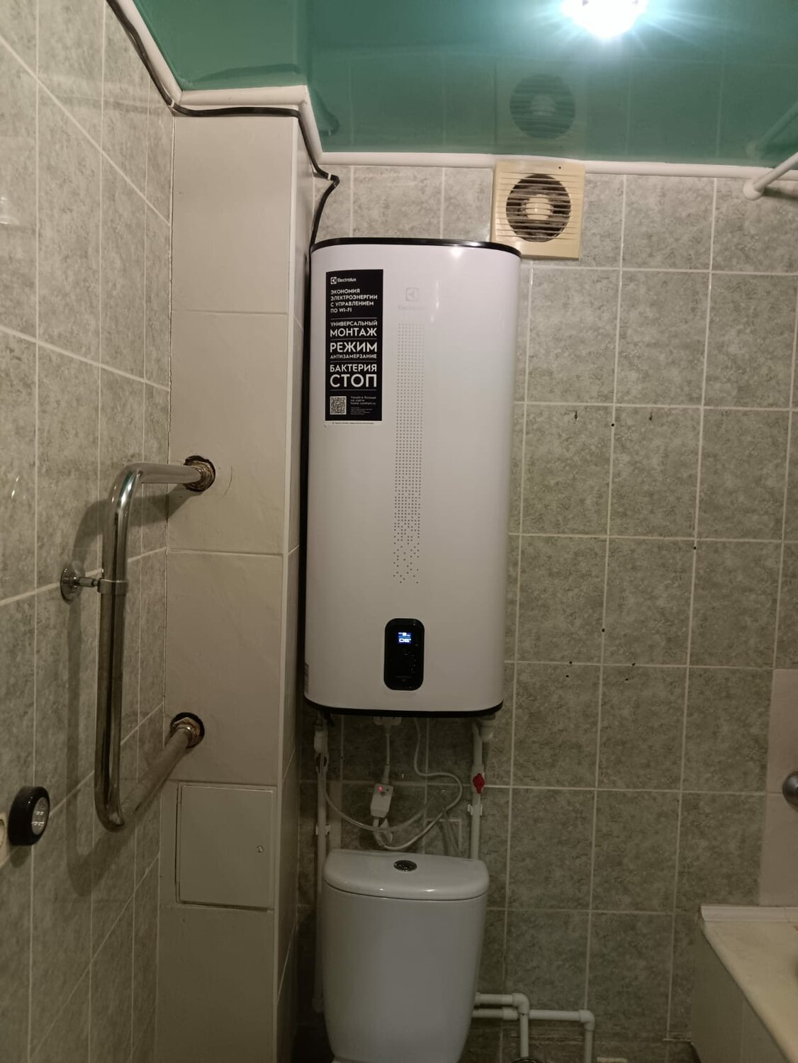 водонагреватель electrolux ewh 50, водонагреватель, накопительный водонагреватель, водонагреватель электролюкс, электрический водонагреватель