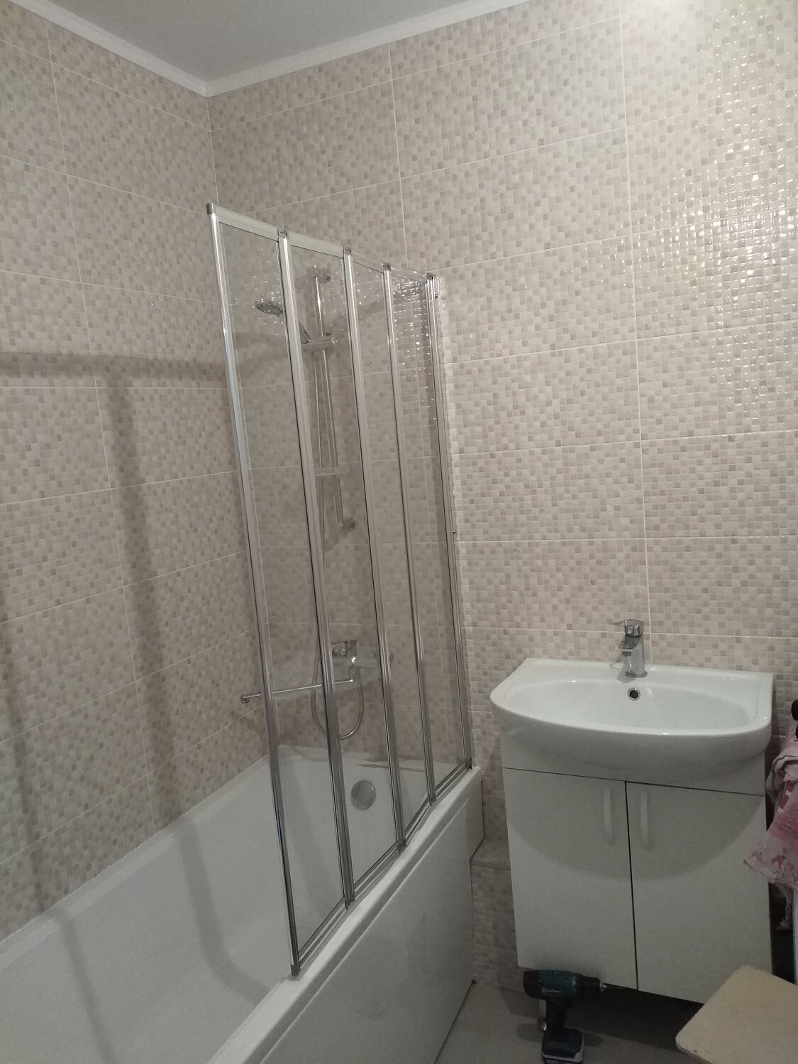 стеклянная шторка для ванной, шторка для ванной, шторка для ванной стеклянная раздвижная, стеклянная штора для ванной, складная стеклянная шторка для ванной