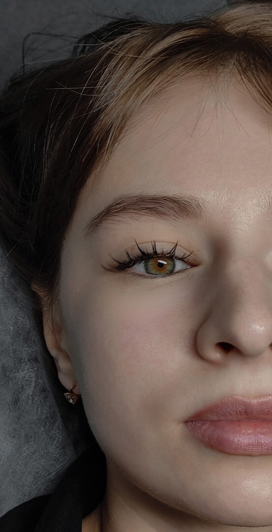 ресницы, ресницы наращивание, нарощенные ресницы эффект стрелки, наращивание ресниц 1 д классика, брови и ресницы