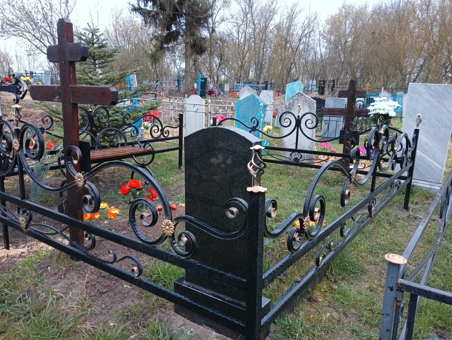 оградки для кладбища, ограда для кладбища, оградка на могилу, могила на кладбище, на кладбище