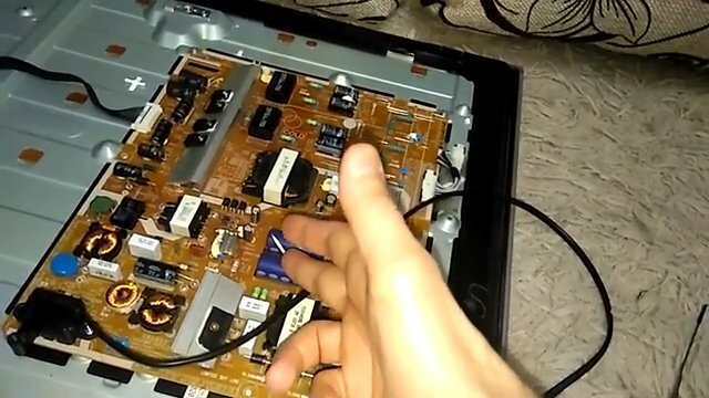Телевизор Самсунг включается и выключается - Ремонт