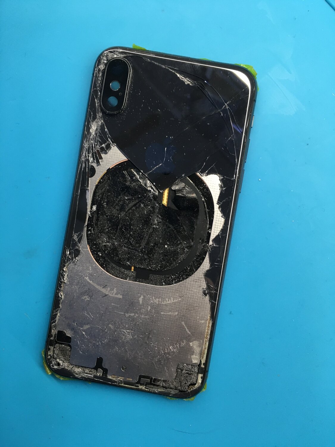 iphone, айфон х взрыв, айфон взорвался, взорванный айфон, iphone взорвался