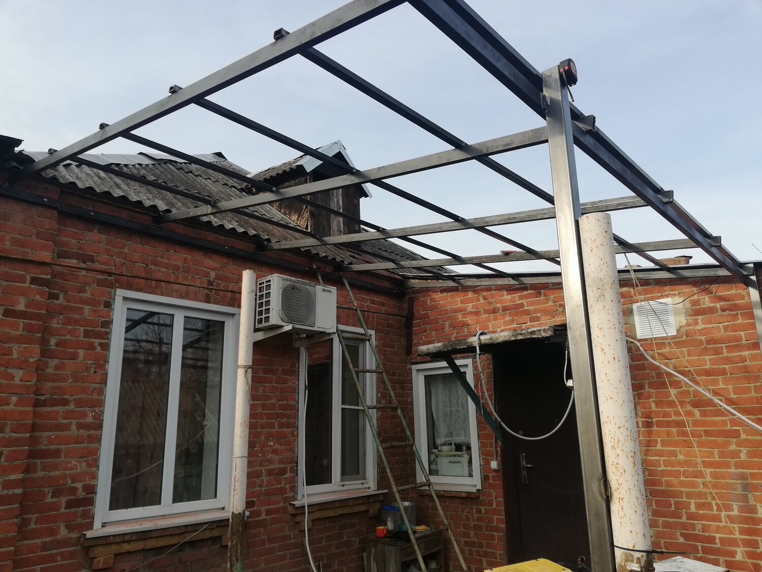 недвижимость, пос октябрьский ейский район краснодарский край, дом, садовая 34 станица динская, рядом с домом