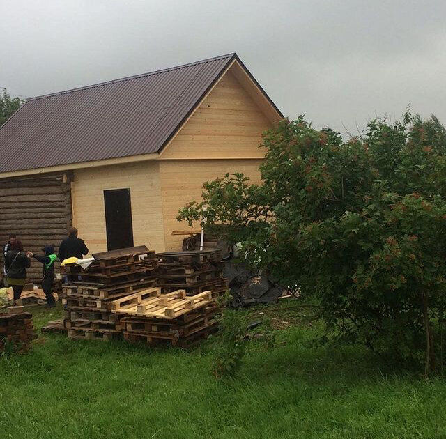 Монтаж кровли из металлочерепицы