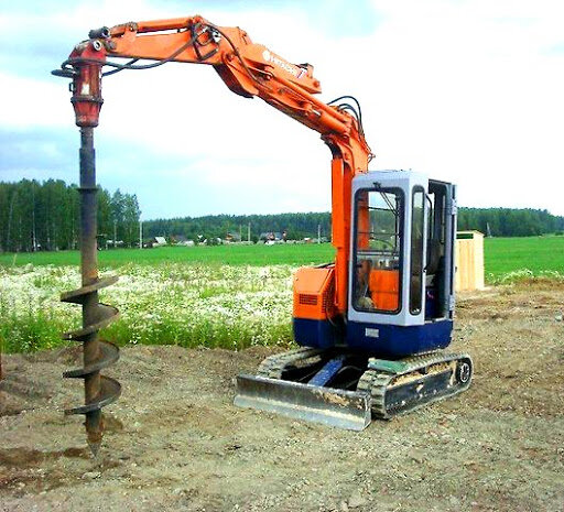 jcb 200 гусеничный ямобур, ямобура хитачи 300, мини экскаватор бурилка, мини экскаватор ямобур, услуги мини экскаватора