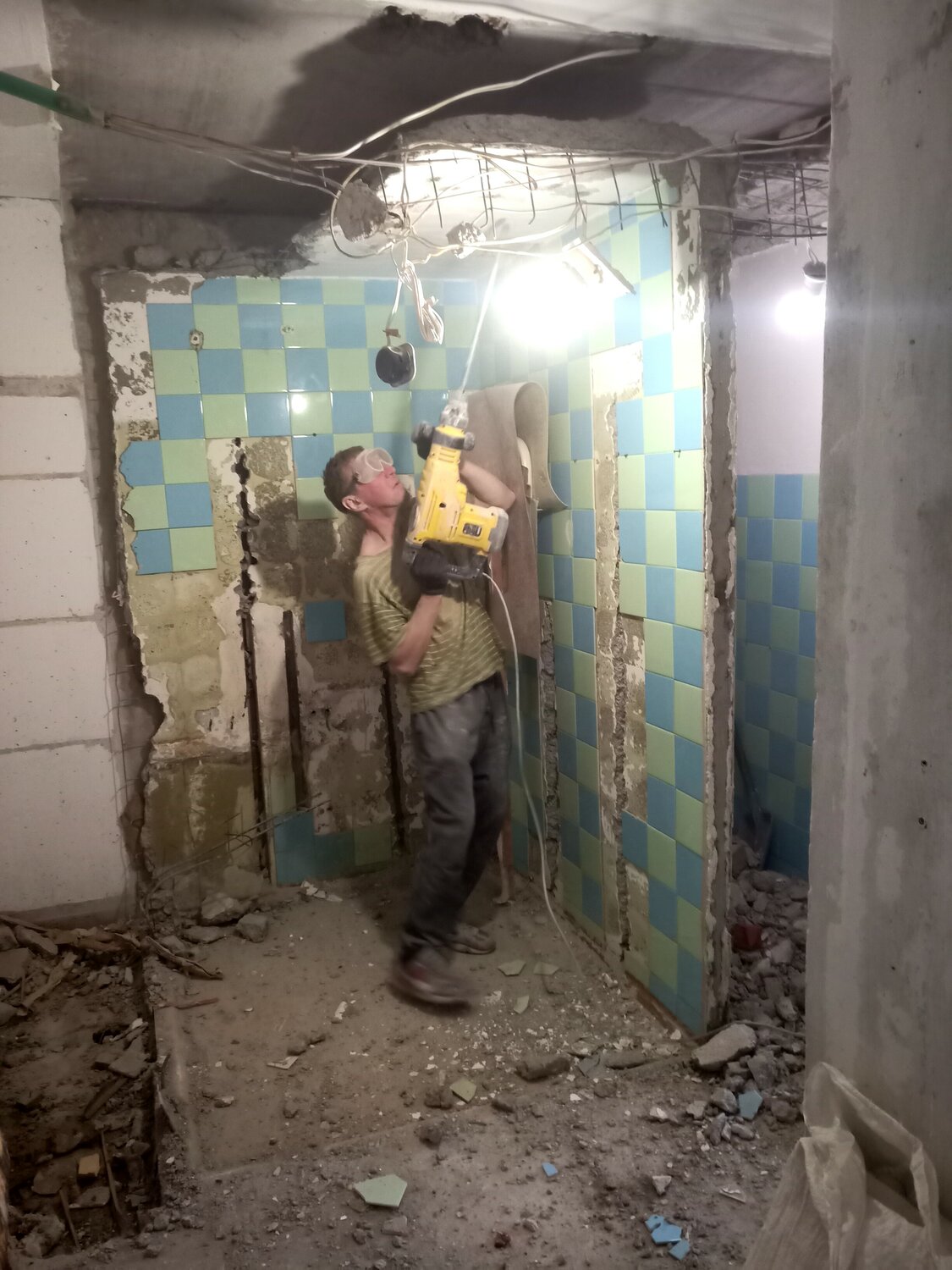 комната, квартира, демонтаж перегородок в панельном доме, ужасы ремонта в квартире, помещение
