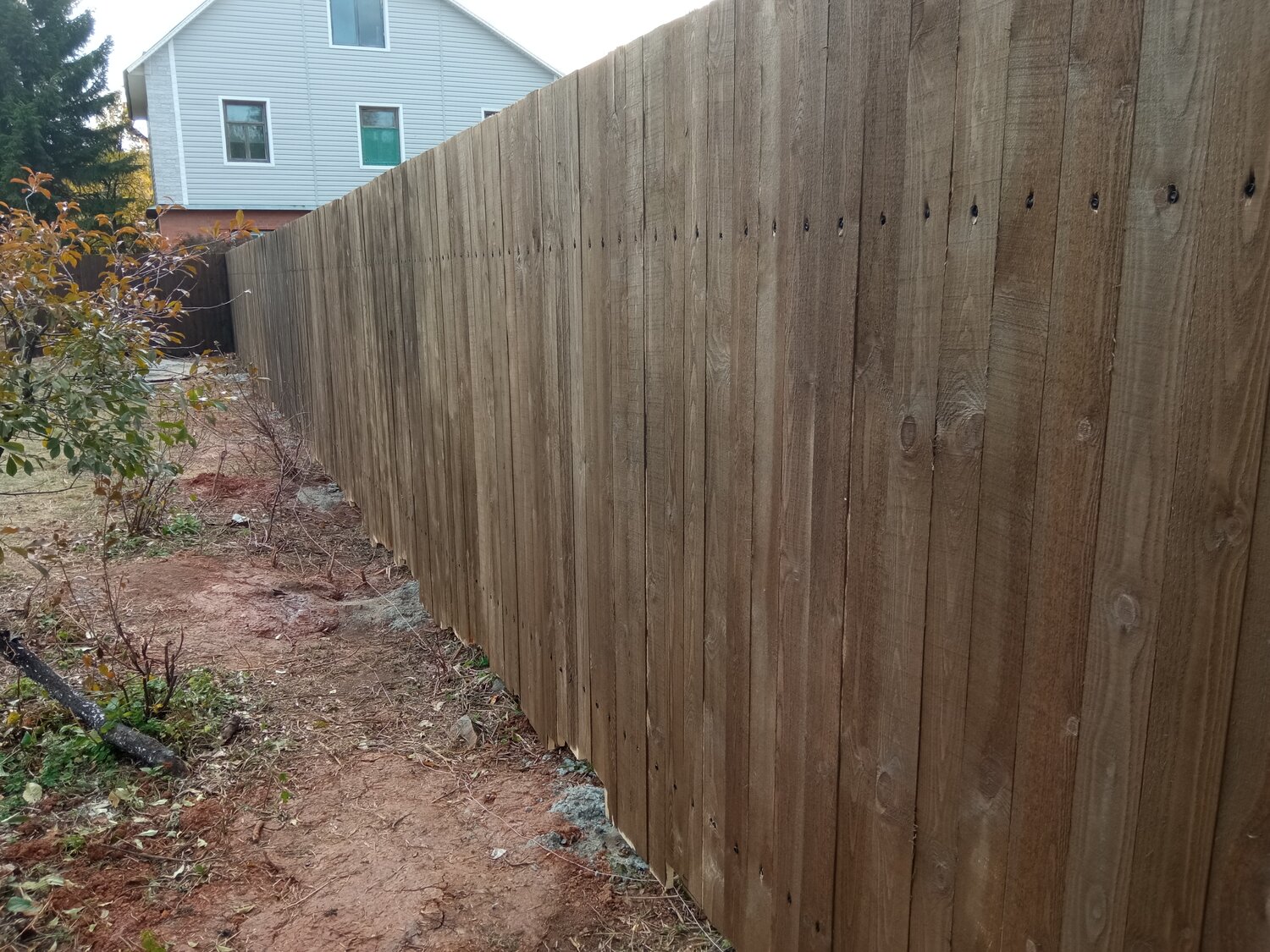 забор, металл для забора из профнастила под дерево, забор из профлиста под дерево, металлопрофиль античный дуб, забор из профлиста