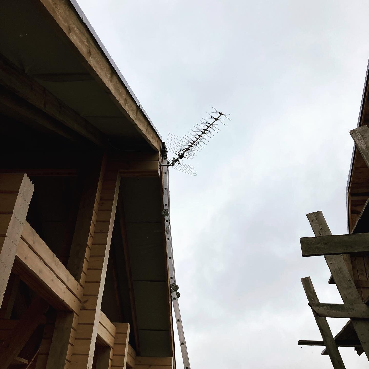 Ремонт антенны на крыше дома - 80 фото