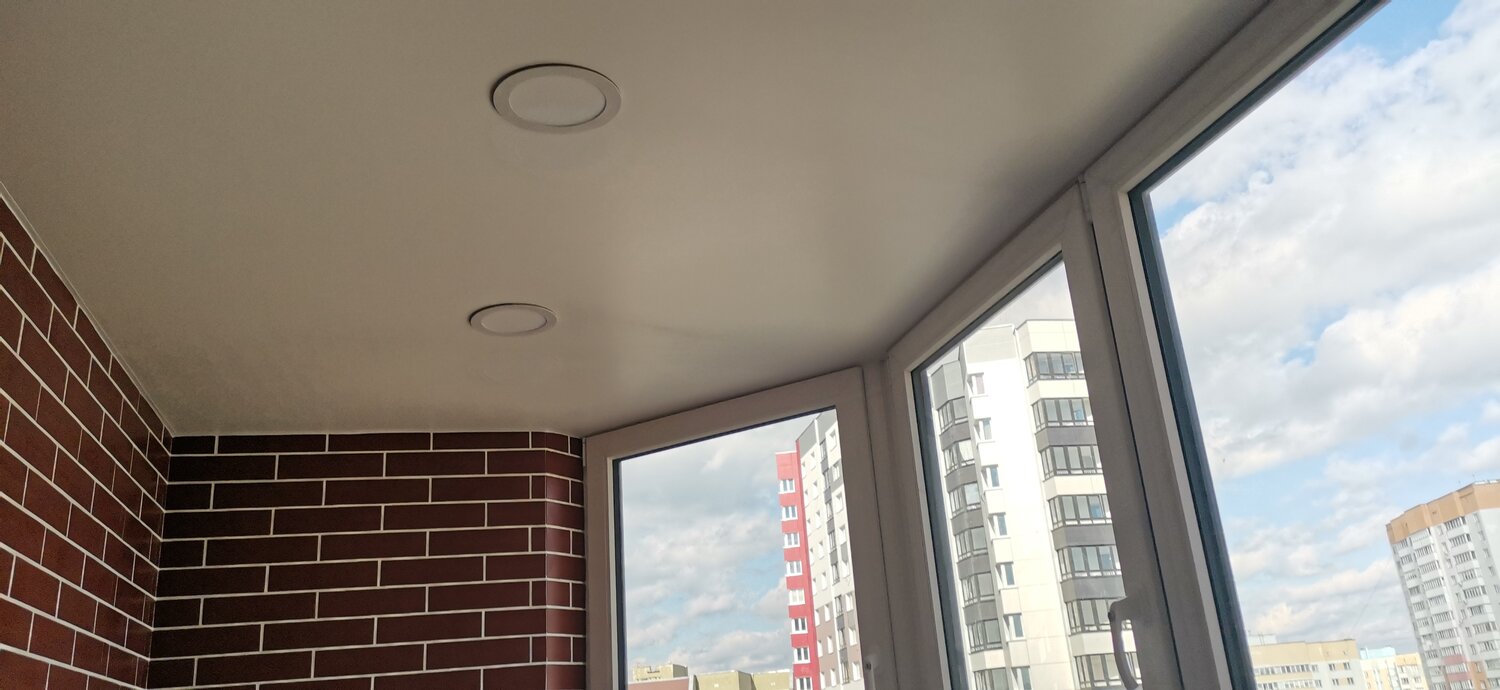 натяжной потолок на балконе, натяжные потолки матовые на балконе, натяжной потолок матовый, натяжной потолок белый матовый, потолок